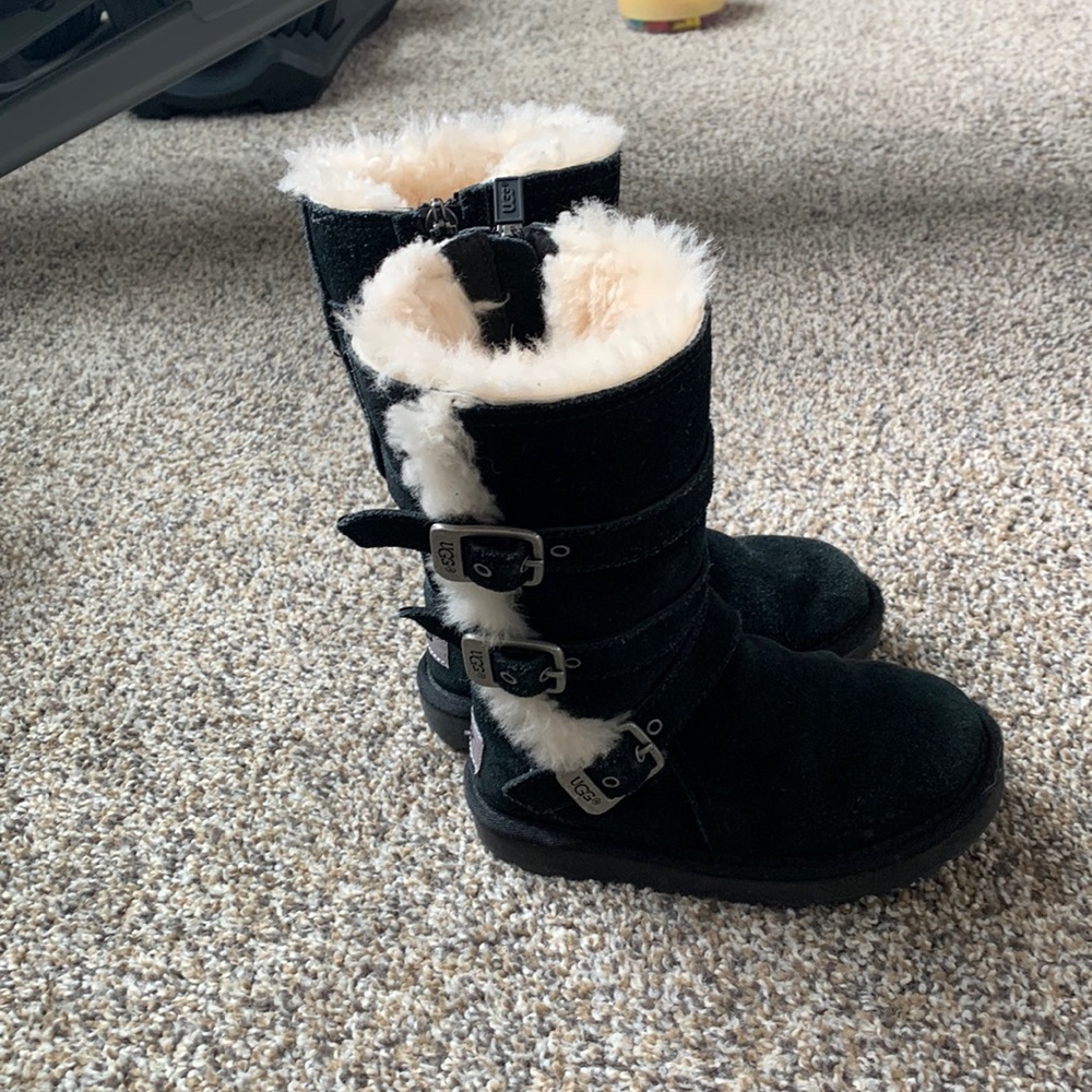 Little girl size 10 tall Uggs